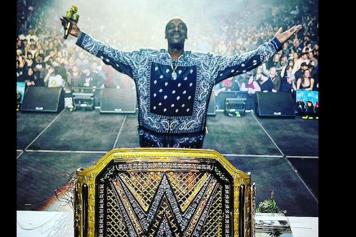 WWE Hall of Famer Snoop Dogg Lost His Golden WWE Championshi...