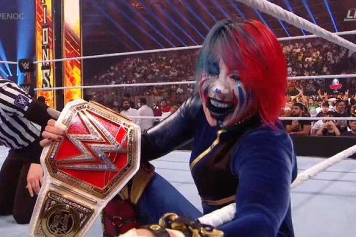 Asuka Becomes The New WWE Raw Women's Champion At WWE Night ...