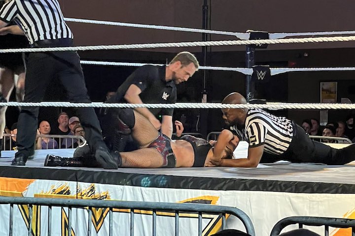 Cora Jade Suffers A Bad Knee Injury At The NXT House Show In...