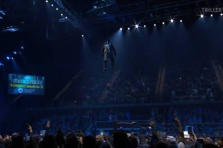 The Icon Sting Descends From Rafters In Dramatic Final Dynam...