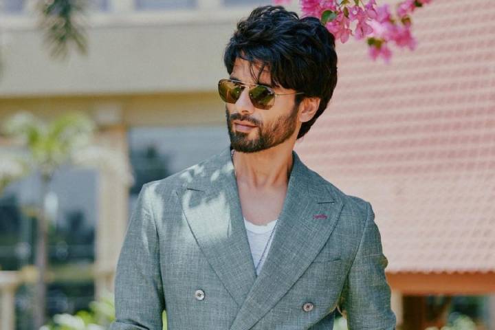 Director Sooraj Barjatya Approaches Shahid Kapoor To Headlin...