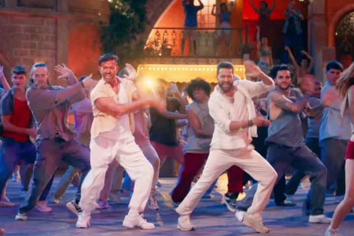 Hrithik Roshan, Jr. NTR's War 2 India Advance Booking Update...