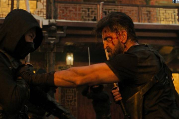 War 2 Second Day (Day 2) Early Estimates: Hrithik Roshan, Jr...