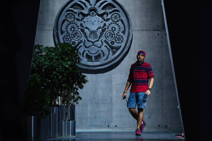 Pawan Kalyan's OG Director Sujeeth Joins SS Rajamouli, Prash...