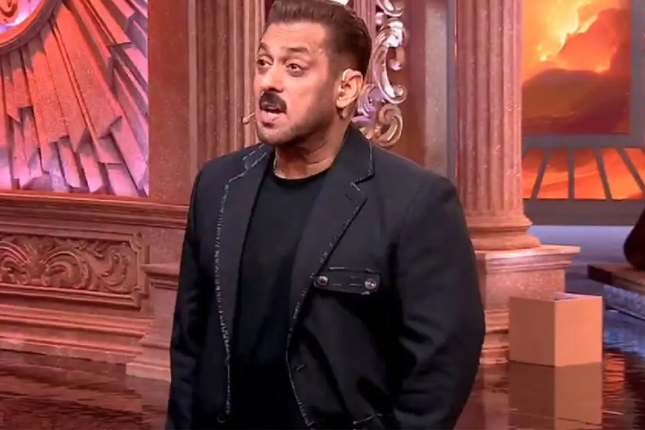 Salman Khan Takes A Dig At Director AR Murugadoss For His Re...