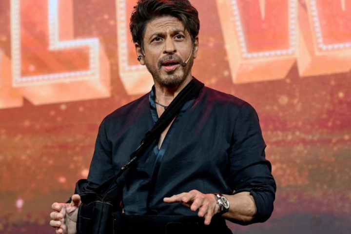The King Returns: Shah Rukh Khan To Unveil King on November ...