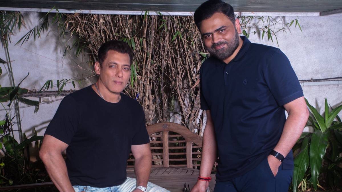 Salman Khan Officially Confirms His Next Film With Vamshi Pa...