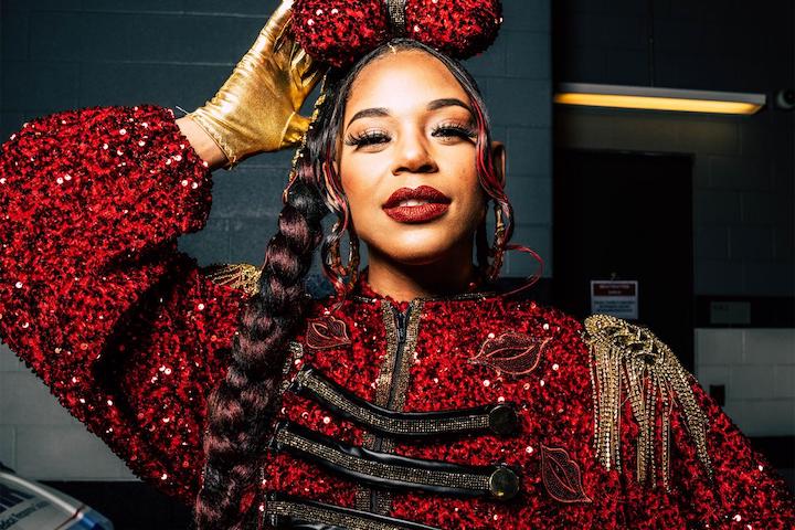 WWE Makes Raw Women's Championship Match Offical For Wrestle...