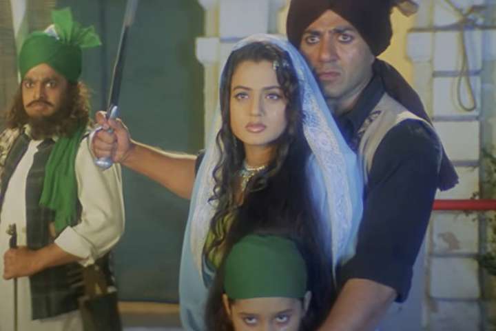 Box Office: 'Gadar - Ek Prem Katha' Re-Release Scored A Good...