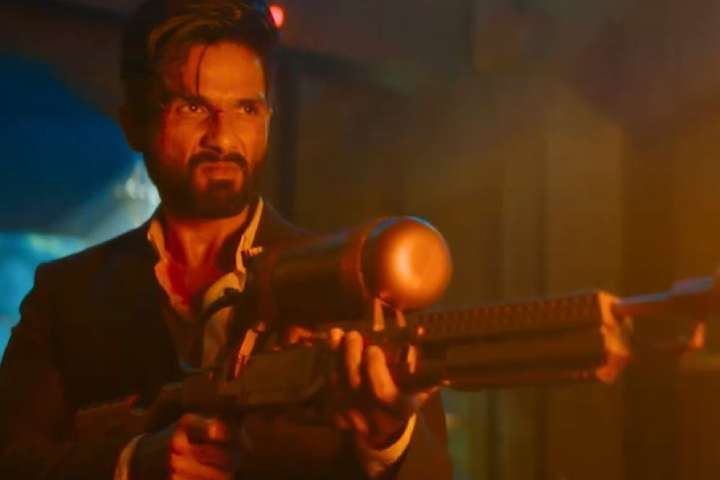 Ali Abbas Zafar Intends To Make Shahid Kapoor's 'Bloody Dadd...