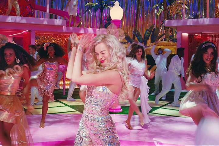 Box Office: Margot Robbie's 'Barbie' On Historic Run After O...