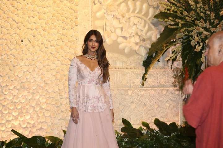 Ileana D'Cruz claims she doesn't sit like a lady
