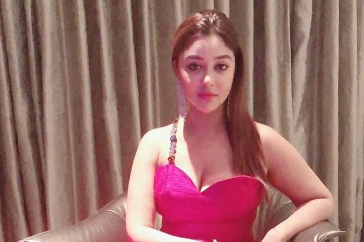 Payal Ghosh looks adorable in pink and peach