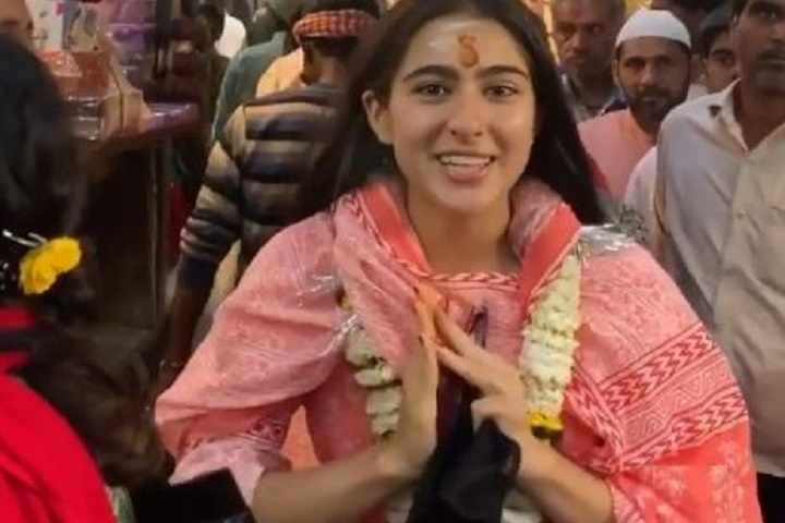 Sara Ali Khan attends Ganga aarti in Varanasi despite Covid-...