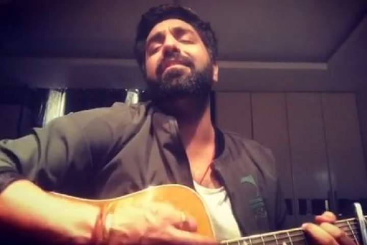 'Tera ban jaunga' fame singer Akhil Sachdeva fulfills ailing...