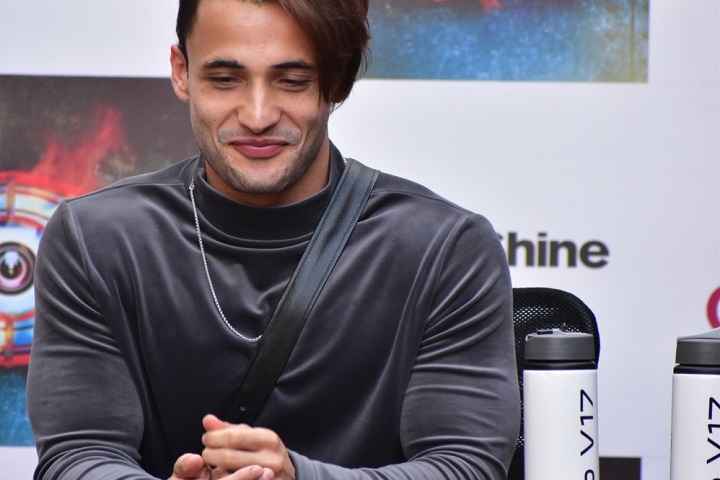 Asim Riaz posts poetic mush for Himanshi Khurana