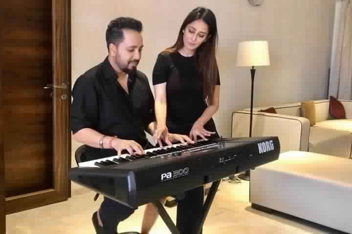Mika Singh records song with next-door neighbor Chahatt Khan...
