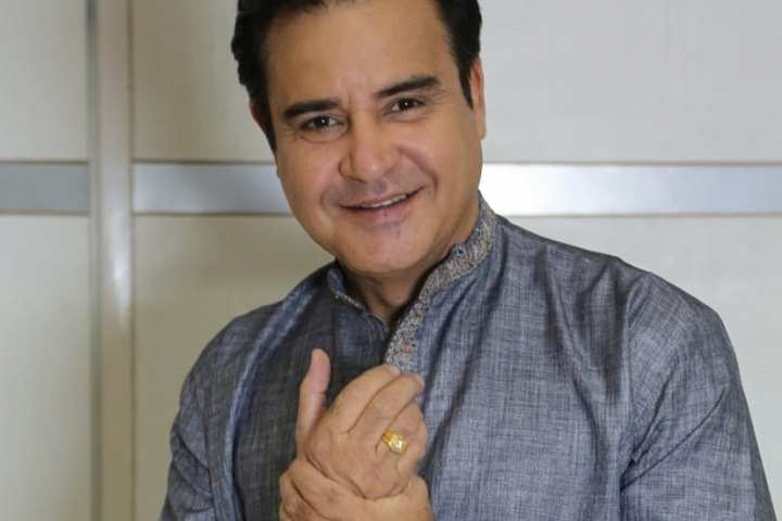 'Sadak 2' gives you a different kind of Mahesh Bhatt: Akshay...