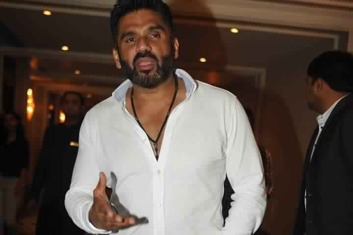 Suneil Shetty commemorates Earth Day in 'Border' style