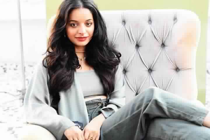 Lisa Mishra comes out with first solo track