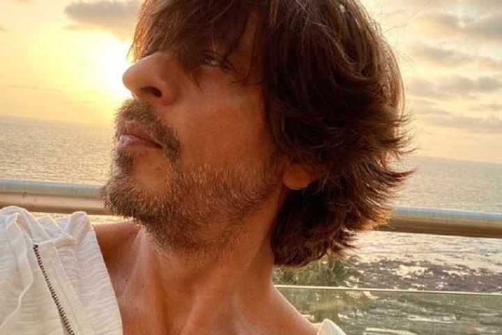 Shah Rukh Khan pens an emotional note as lockdown lessons