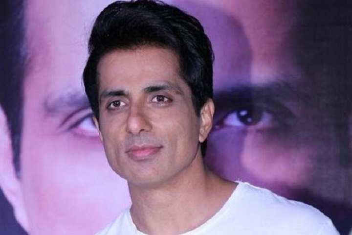Maharashtra Governor Bhagat Singh Koshyari praised Sonu Sood...