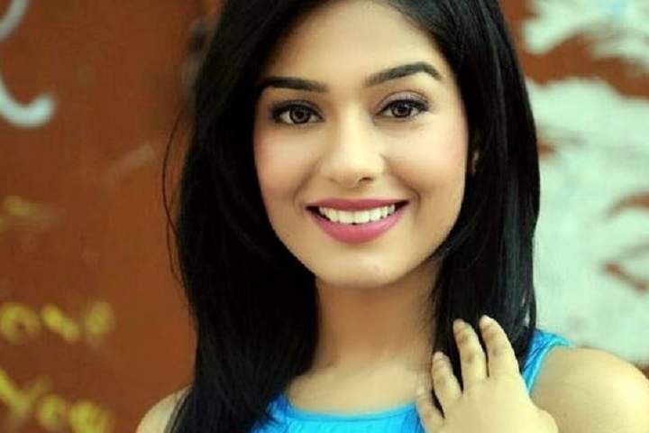 Amrita Rao proud of Lalbaugcha Raja Ganeshotsav Mandal for p...