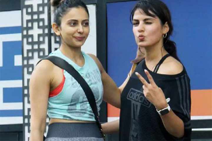 Rhea Chakraborty Names Sara Ali Khan, Rakul Preet Singh, Muk...