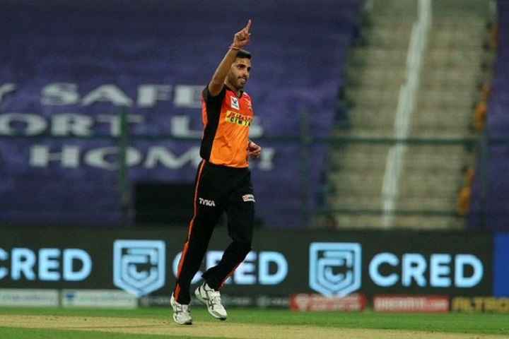 Sunrisers Hyderabad's Bhuvneshwar Kumar Ruled Out Of IPL 202...