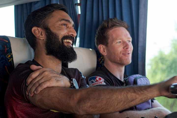 IPL 2020: Dinesh Karthik Hands Over Kolkata Knight Riders' C...