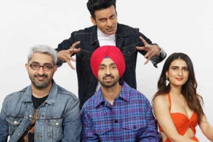 Suraj Pe Mangal Bhari Director Abhishek Sharma Urges Makers ...