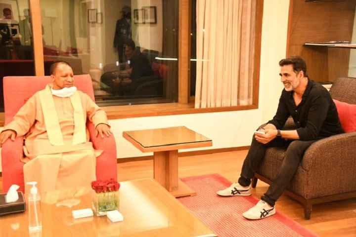 Bollywood Superstar Akshay Kumar Meets Uttar Pradesh Chief M...
