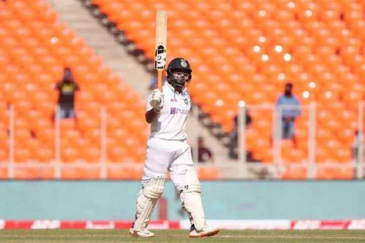 Former Australia Player Adam Gilchrist Lauds Rishabh Pant's ...