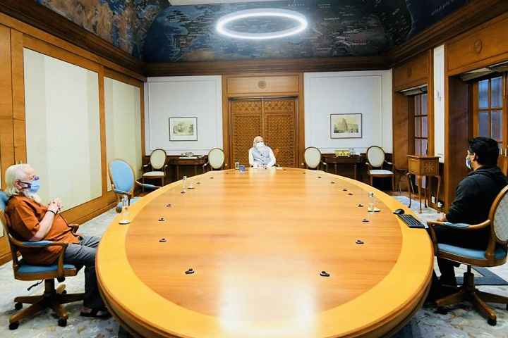 PM Narendra Modi Appreciates R. Madhavan And S. Nambi Naraya...