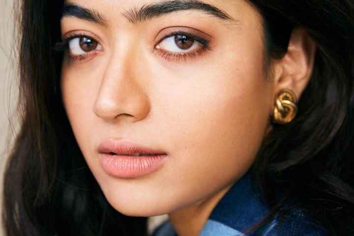 My Parents Almost Couldn't Believe I'd Share Screen Space Wi...