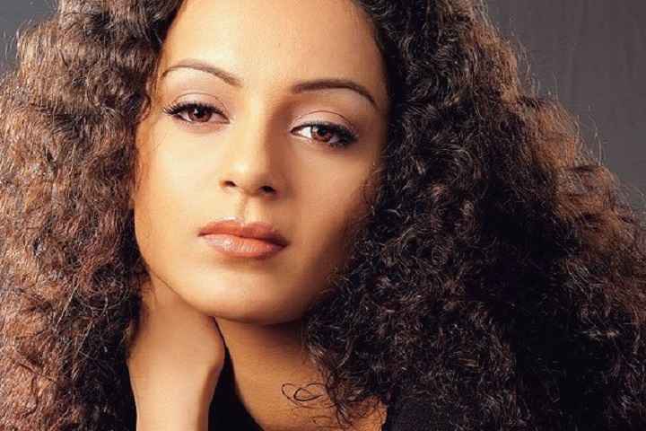Kangana Ranaut Completes 15 Years In Film Industry; Compares...