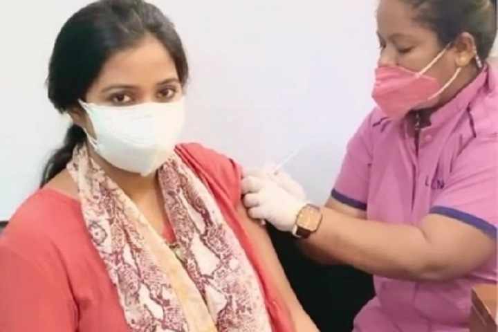 Shreya Ghoshal Encourages New Mothers To Take Vaccine As She...