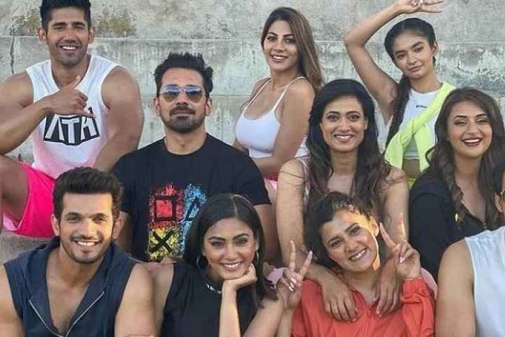 Khatron Ke Khiladi 11: Here Is How Much The Host Rohit Shett...