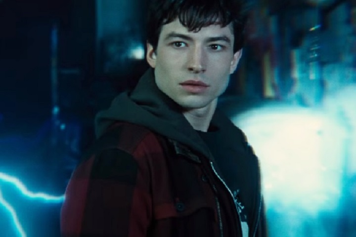 Leaked Set Pictures From 'The Flash' Movie Reveals First Loo...