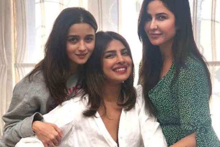 Jee Le Zaraa: Priyanka Chopra Recalls Approaching Farhan Akh...