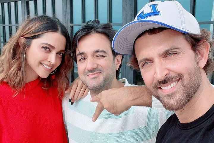 Hrithik Roshan & Deepika Padukone Starrer 'Fighter' With Dir...