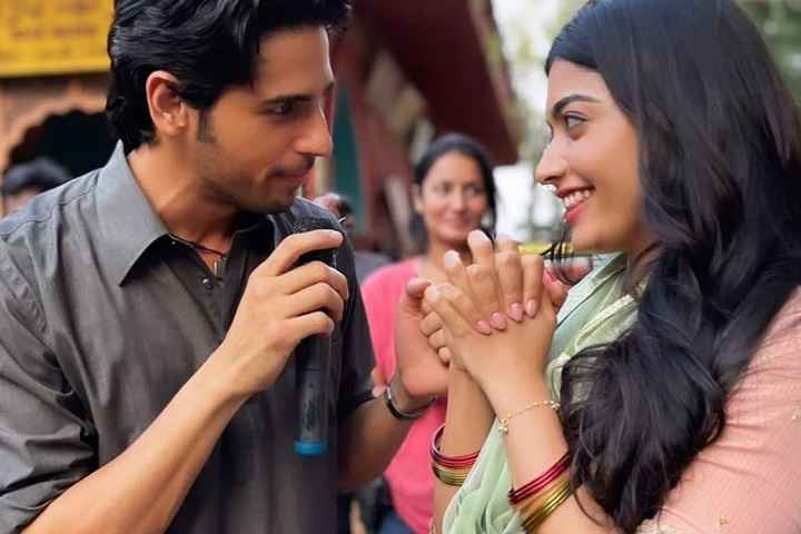 Rashmika Mandanna Talks About Working On Her First Hindi Mov...