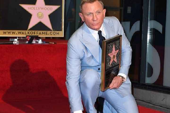 Daniel Craig Receives Hollywood Walk Of Fame Star For James ...