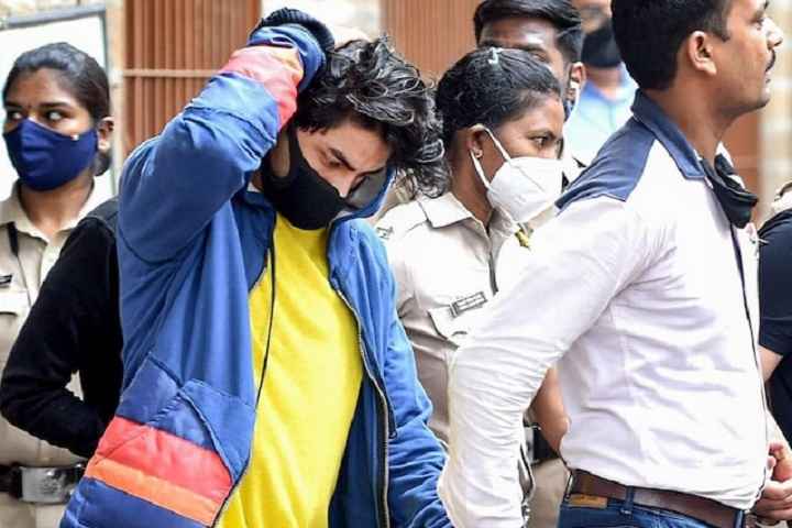 Late Sushant Singh Rajput's Fans Show Their Support For Arya...