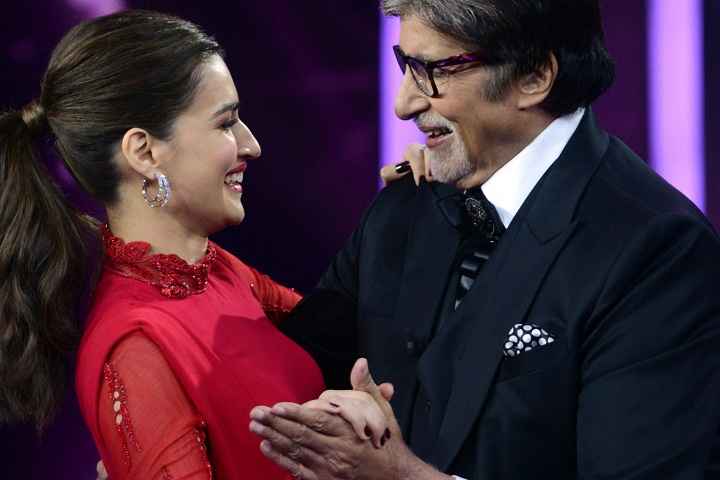 Amitabh Bachchan Remembers College Days As He Dances With Kr...