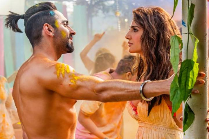 Chandigarh Kare Aashiqui Shows Growth On Its 2nd Day