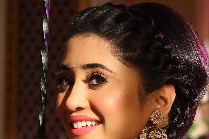 Shivangi Joshi thrilled as 'Balika Vadhu' completes 100 epis...