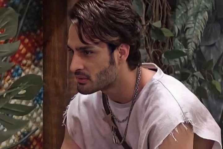 Bigg Boss 15: Surbhi Chandna Calls Umar Riaz Strong Contesta...