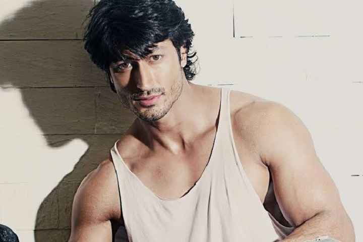 Vidyut Jammwal Kickstarts Shoot Of His Debut Production 'IB ...
