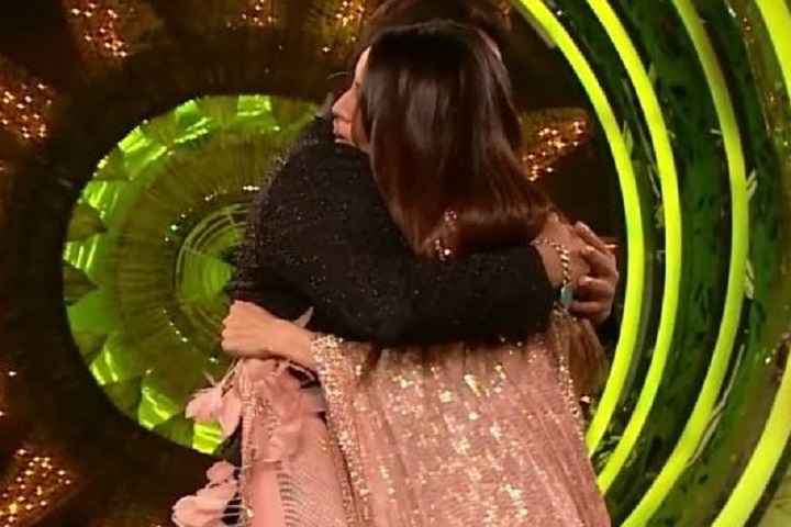 Salman Khan, Shehnaaz Gill Break Down In Tears Remembring Si...